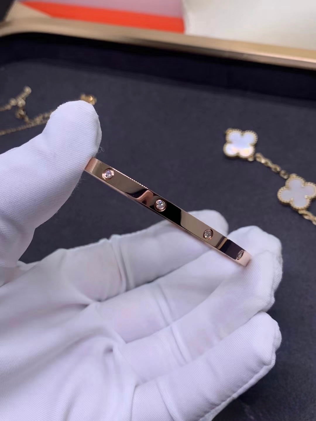 Cartier Love Small Size, 10 Diamond