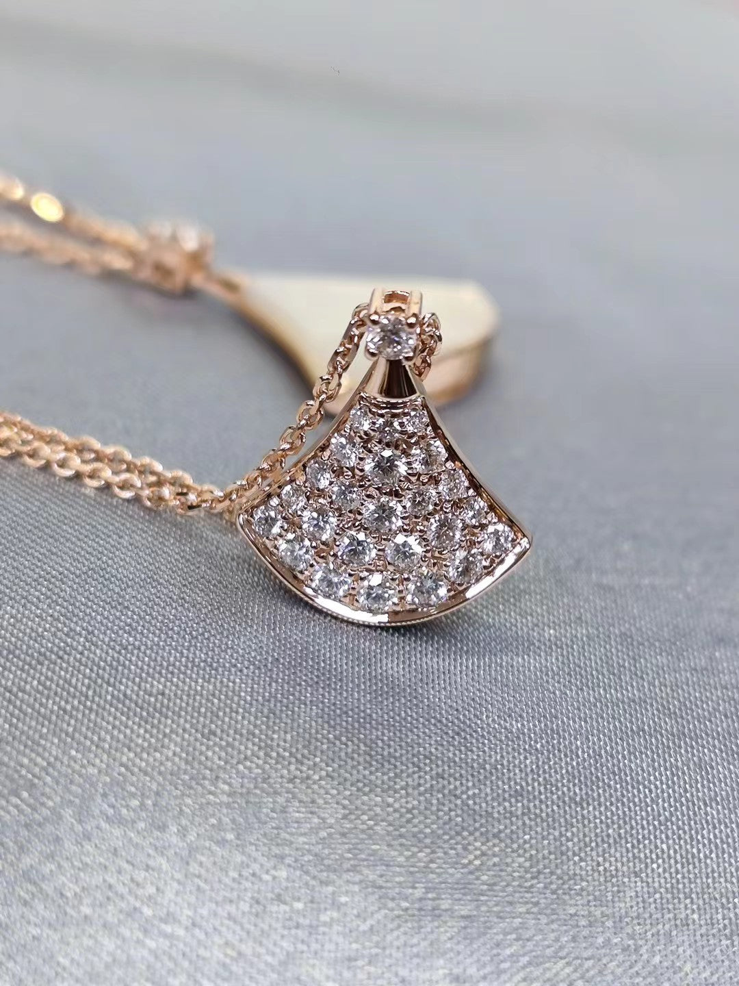 Divas’ Dream Necklace 18K Rosegold, Diamond
