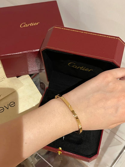Cartier Love Small Size, 10 Diamond