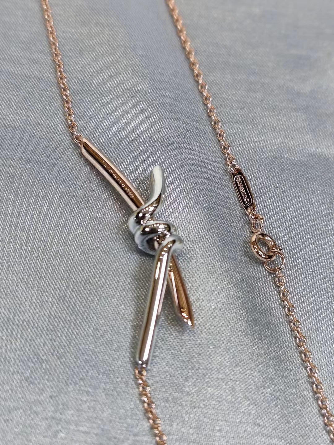 Tiffany Knot Pendant in Yellow Gold with Diamonds